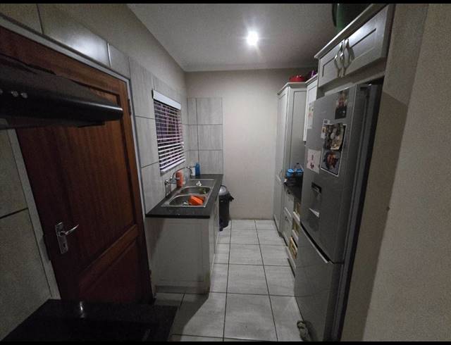4 BEDROOM CLUSTER FOR SALE IN POMONA